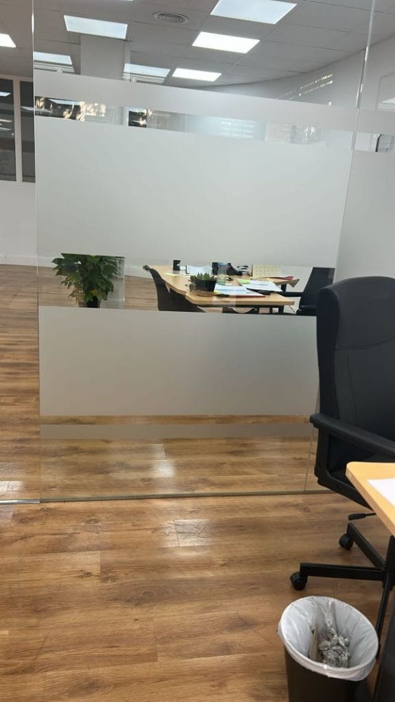 vinilo al acido para oficinas