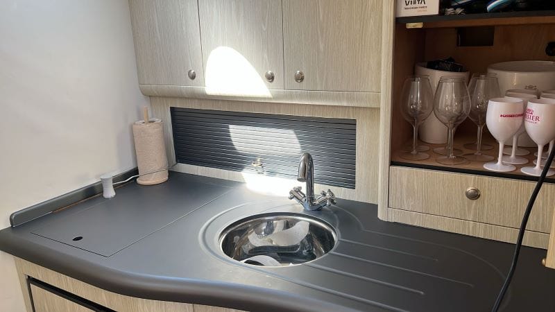 vinilado de muebles yates y superyates Mallorca